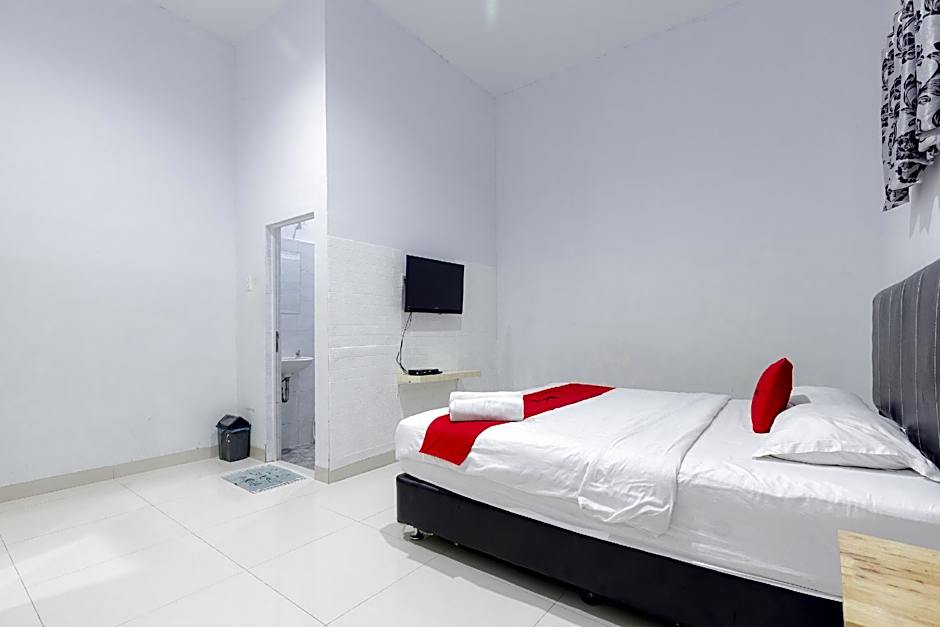 RedDoorz Plus near Thamrin Plaza Medan