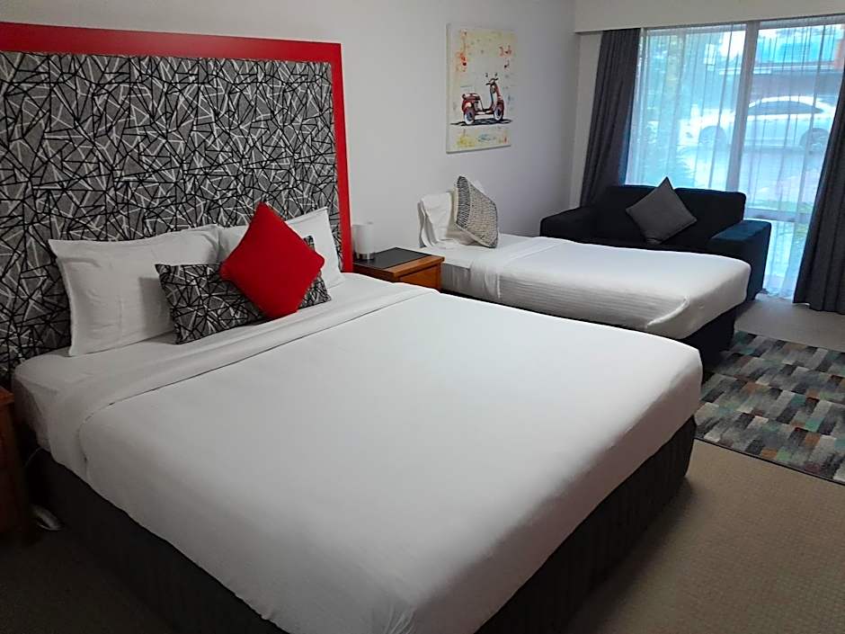 Avaleen Lodge Motor Inn