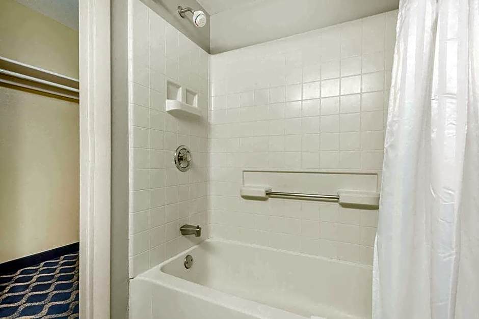 Days Inn by Wyndham Niantic Near Casinos