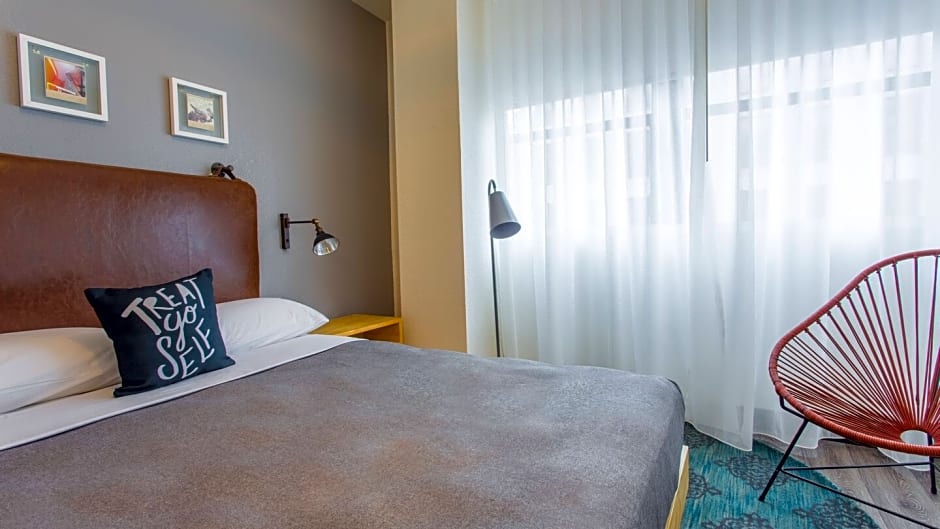 Moxy New Orleans Downtown/French Quarter, A Marriott Hotel