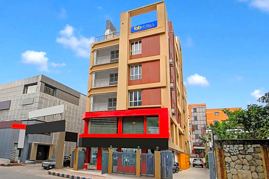 FabHotel Lake View Topsia - China Town