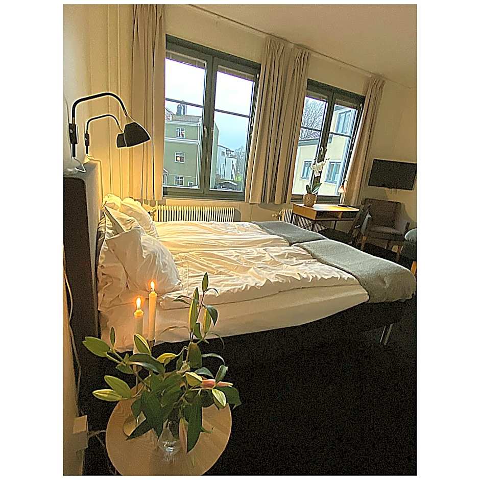 Photo 1 of 5 of Triple Room