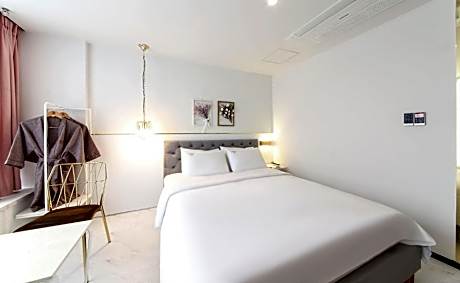 Standard Double Room with City View
