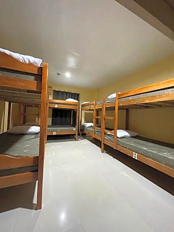10-Bed Mixed Dormitory Room