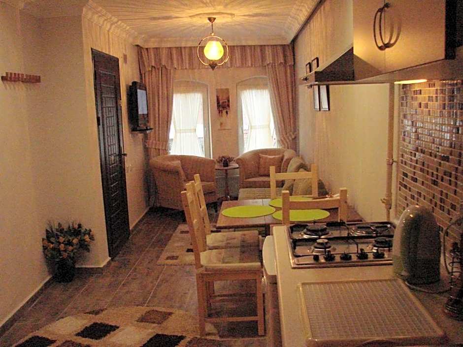 Tom Square Boutique Hotel