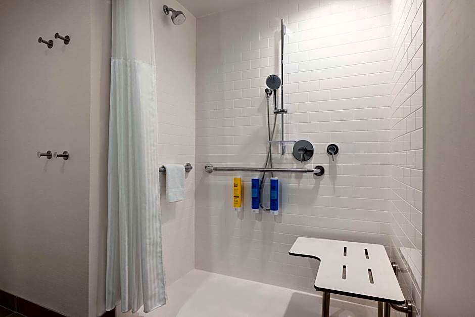 Tru by Hilton Charlotte Tyvola I-77