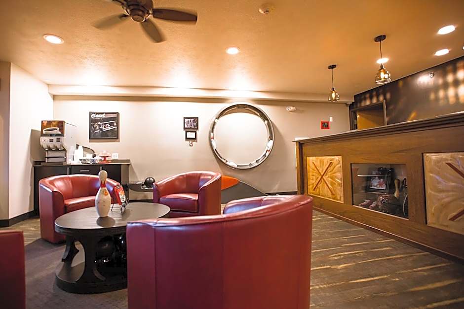 Ten Pin Inn & Suites