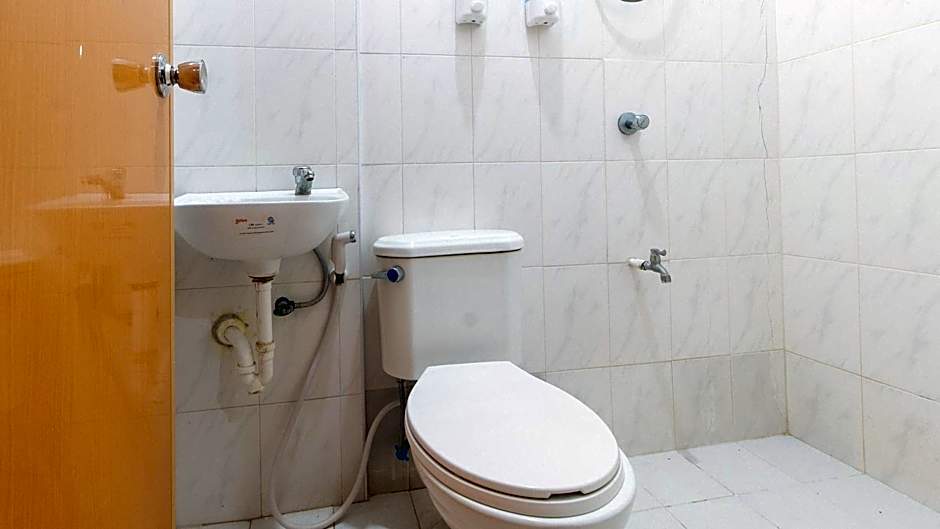 RedDoorz at Casa Buena Dormitel Davao City