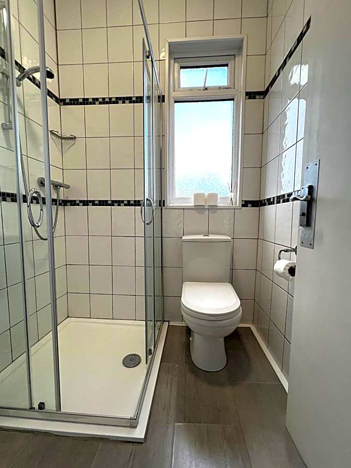 Central Cove Guesthouse