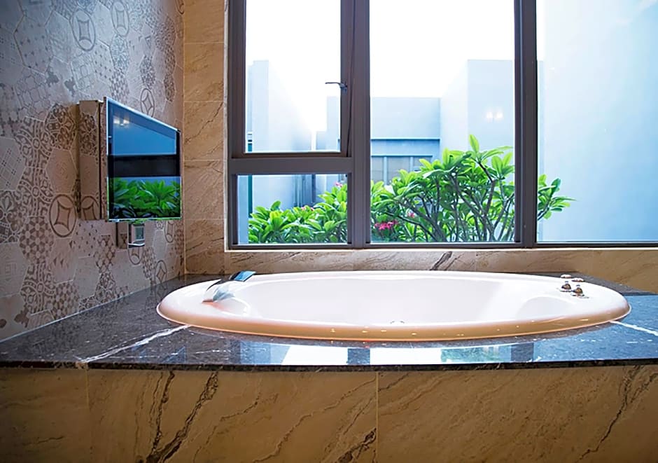 Royal Group Motel Fengshan Branch