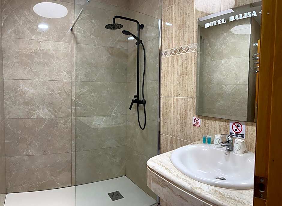 Bayo Lirola Hotel Balisa