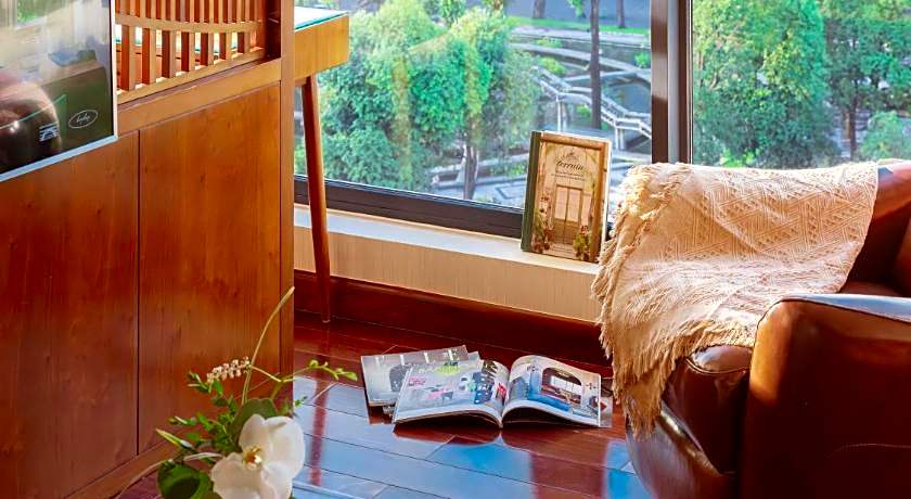 Orchids Saigon Hotel