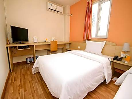 7 Days - Zizhu Bed Room
