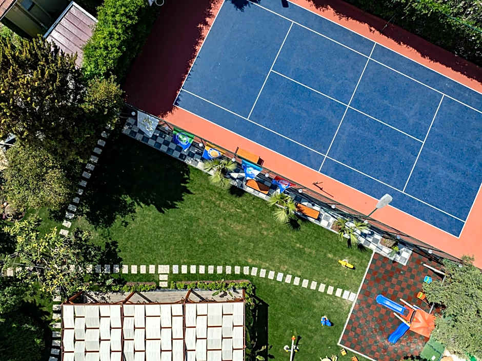 Marbel Hotel by PalmWings