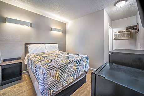 1 Full Bed | Non-Smoking