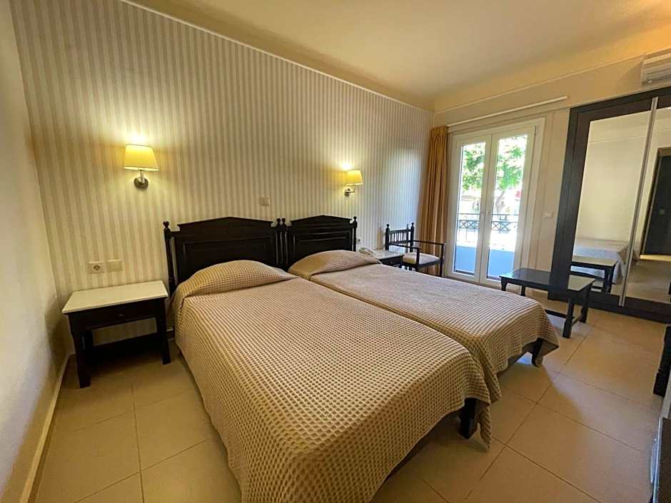 Zdjęcie 1 z 4 — Standard 2 Beds