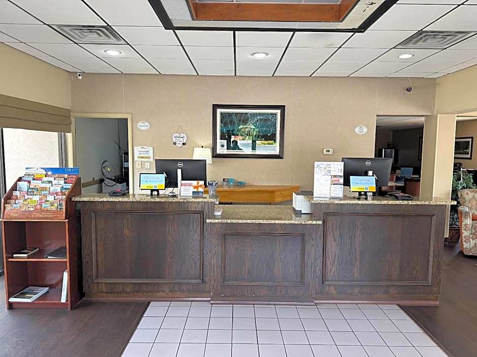 Hill City Inn