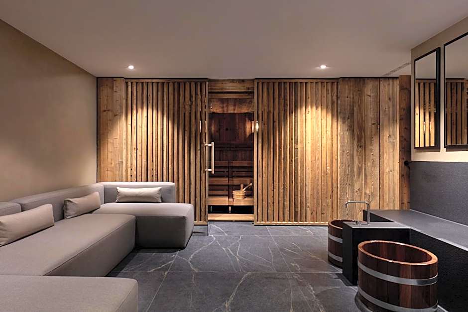 Miiro The Mansard