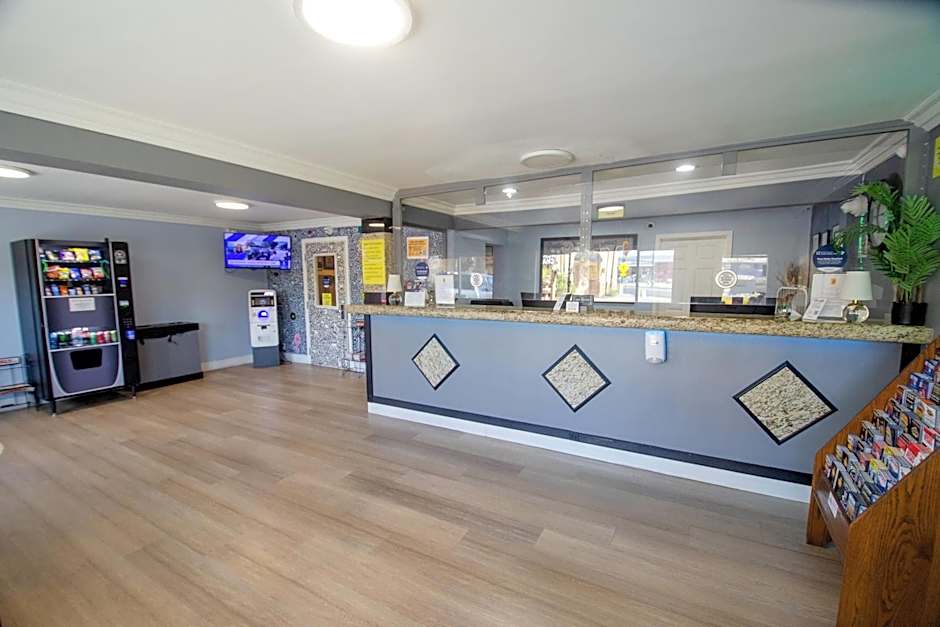 Super 8 by Wyndham Las Vegas North Strip/Fremont St. Area