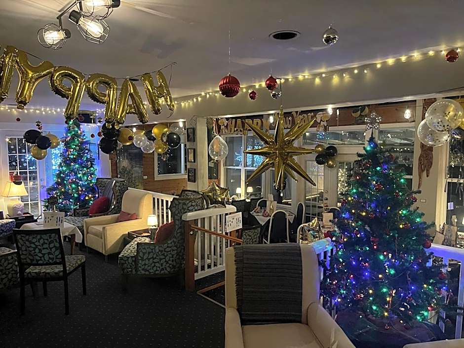 Gracies Grotto Cabin