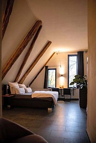 Deluxe Double Room with Shower