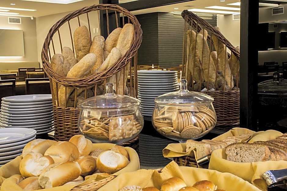 Américas Granada Hotel