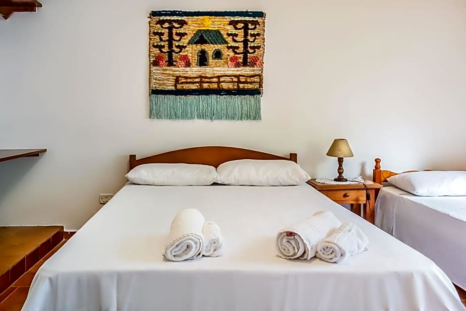 House with garden and barbecue near the beach