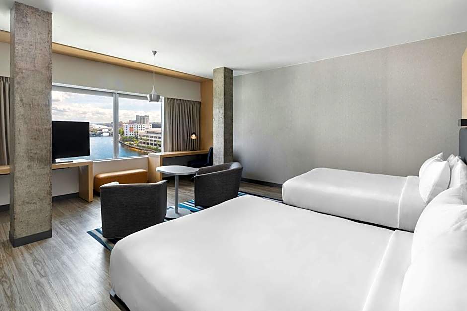 Aloft Tampa Downtown