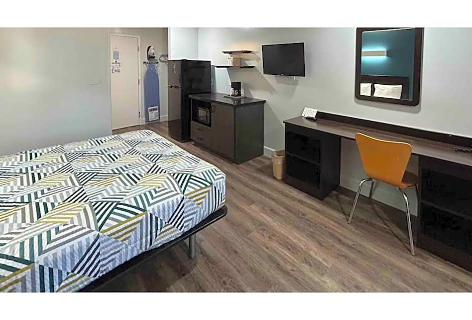 Studio 6 Suites Hesperia, CA West Main Street I 15