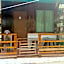 MiL's Hillside Tourist Inn