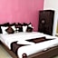 Hotel Marina Mahal