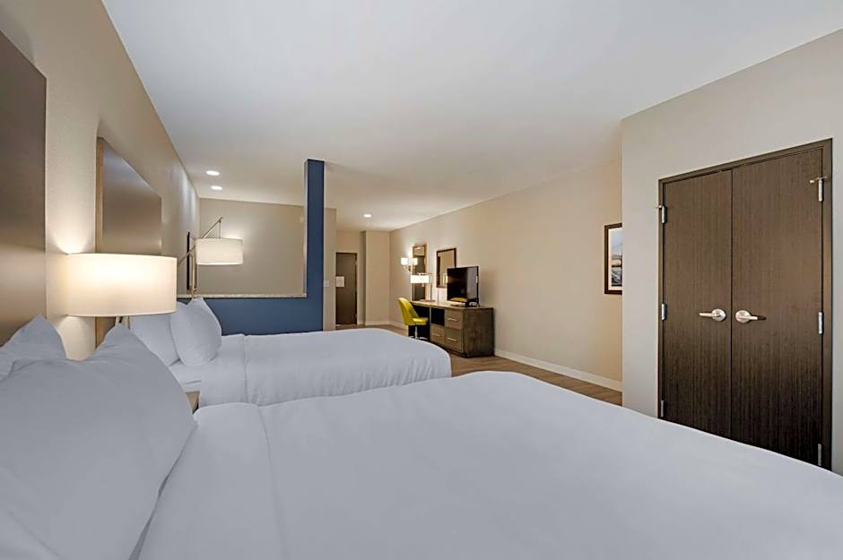 Comfort Suites Cincinnati University - Downtown