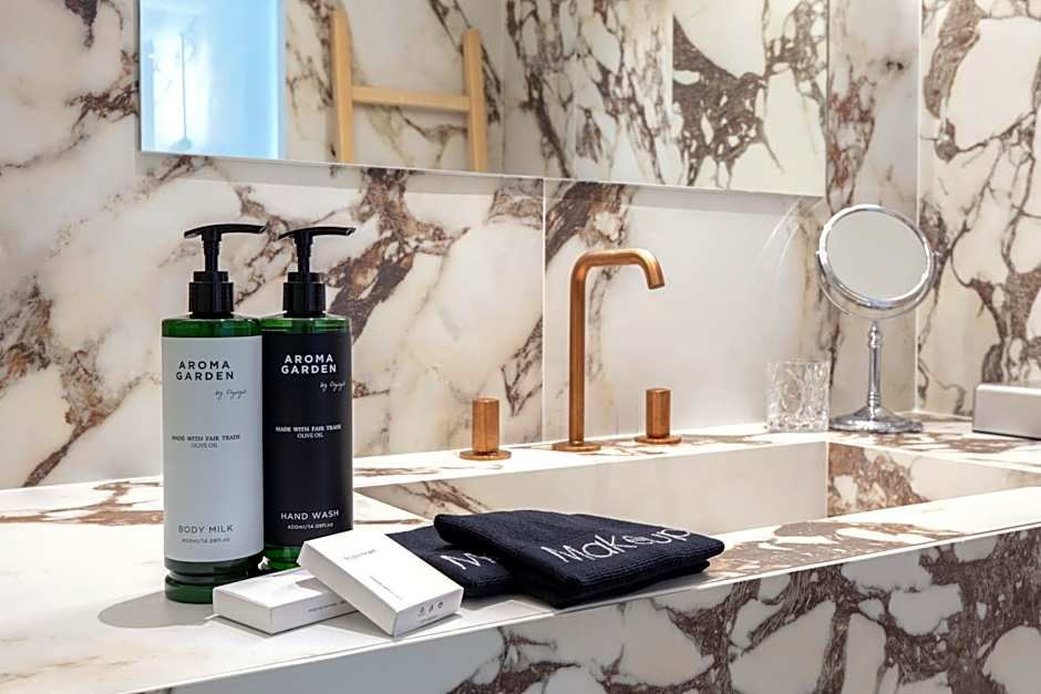 Diamond Deluxe Hotel - Adults Only