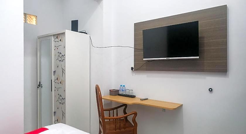 RedDoorz Syariah near UNIMUS Semarang