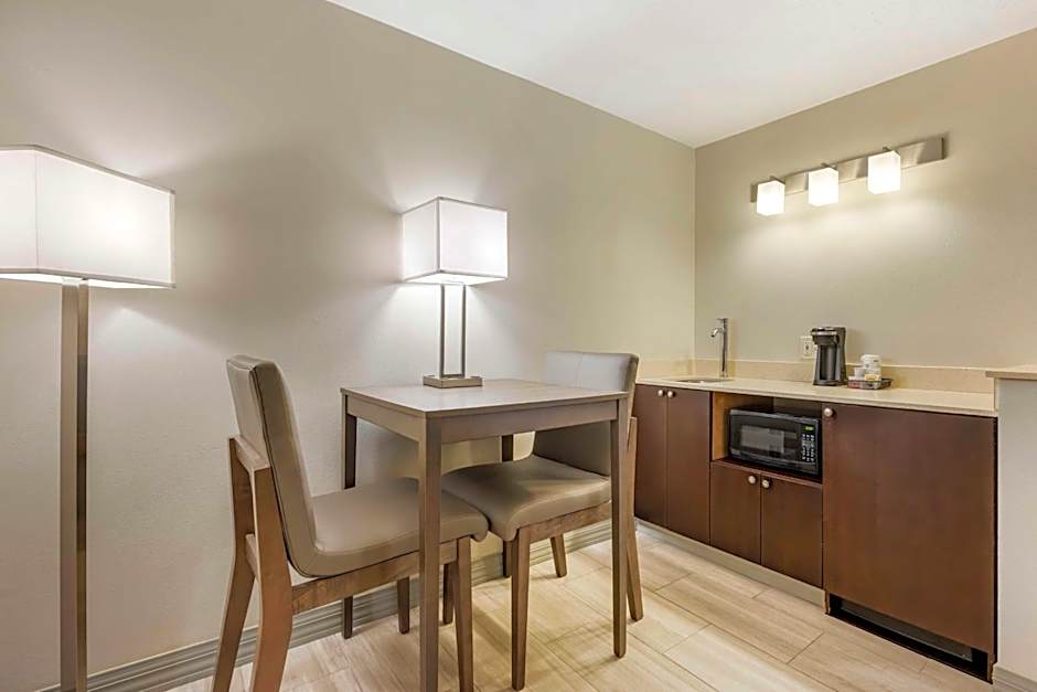 Best Western Plus Grand Manor Inn