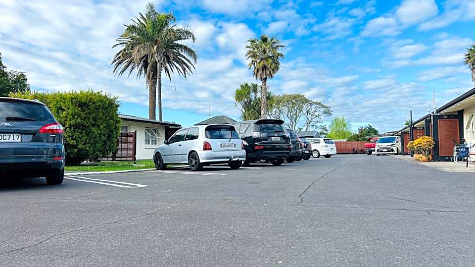 18th Avenue Thermal Motel