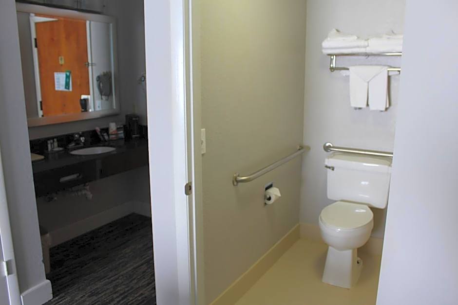 Quality Inn Crossville Near Cumberland Mountain State Park
