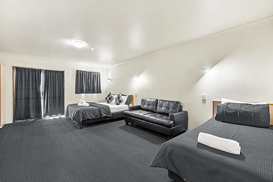 New Castle Motor Lodge