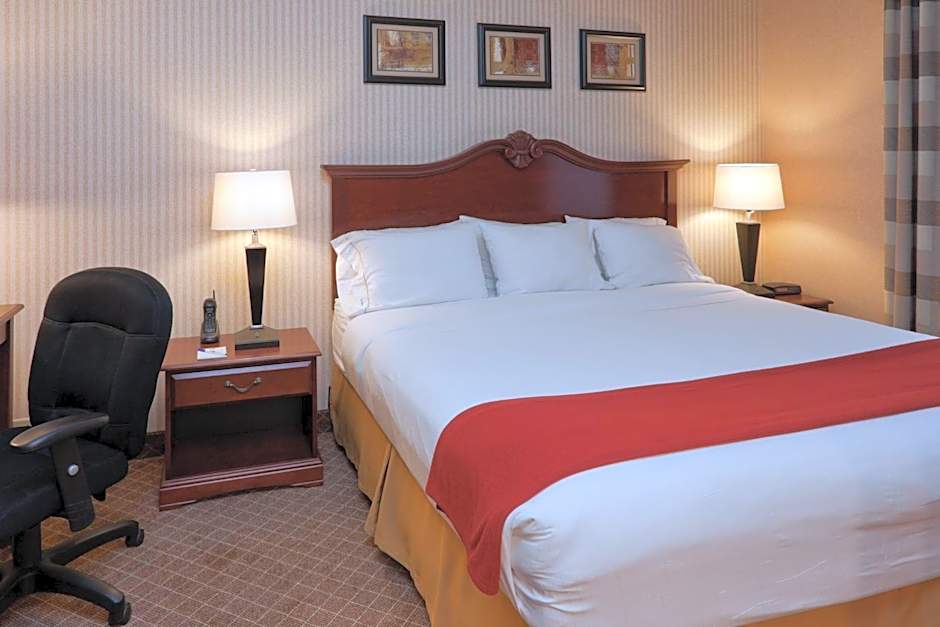 Holiday Inn Express Mentor Banquet Center By IHG