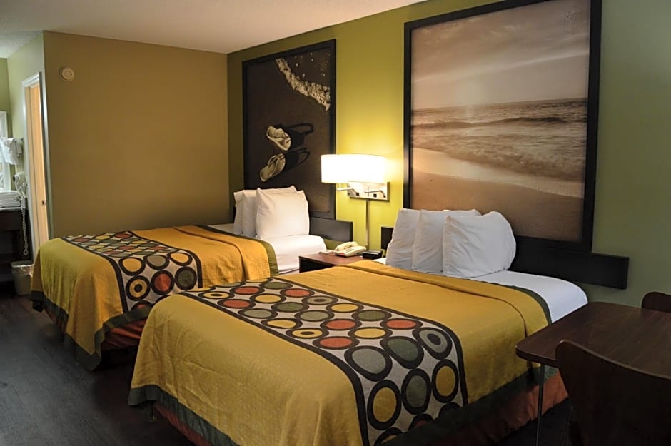 Super 8 by Wyndham Monticello