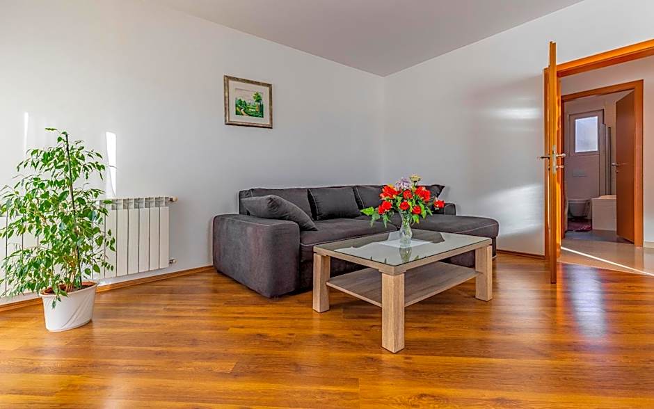 Istriensonne - Apartments Veruda mit Grillterrasse