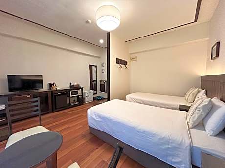 Twin Room (Non-Smoking)