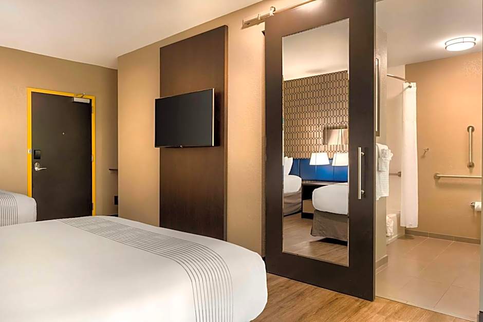 GLo Best Western Asheville-Blue Ridge Parkway