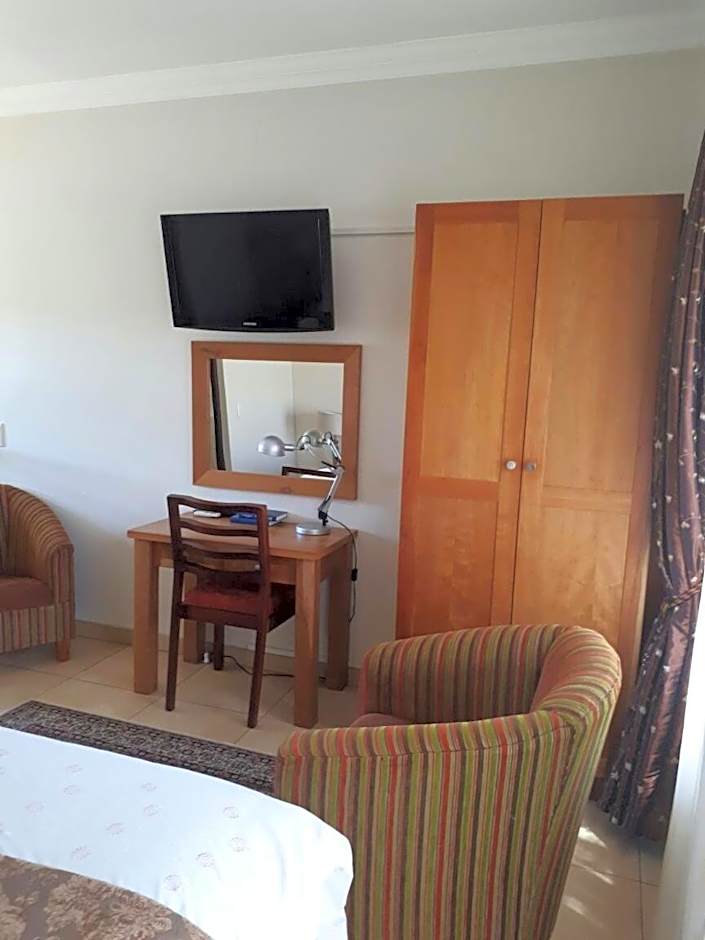 Hoyohoyo Chartwell Lodge