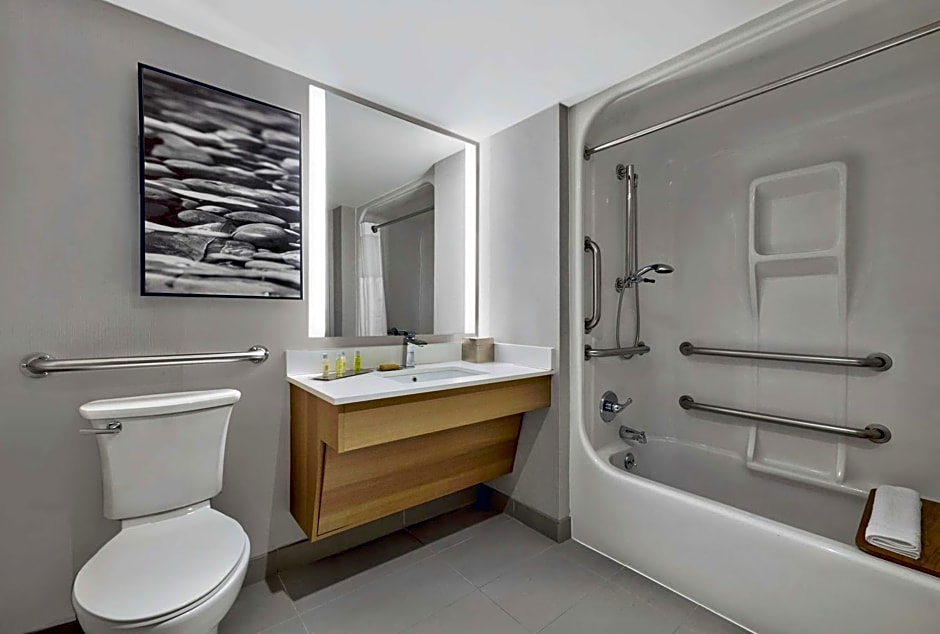 DoubleTree by Hilton Davenport