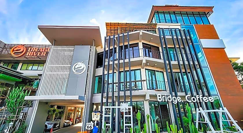 Dragon River Avenue Hotel