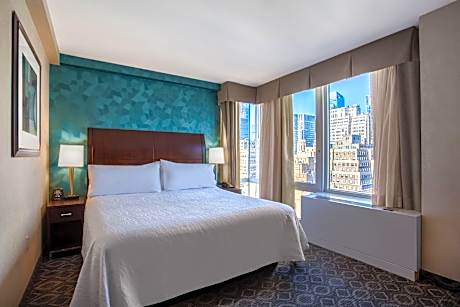 1 King Accessible 1 Bedroom Suite with Tub