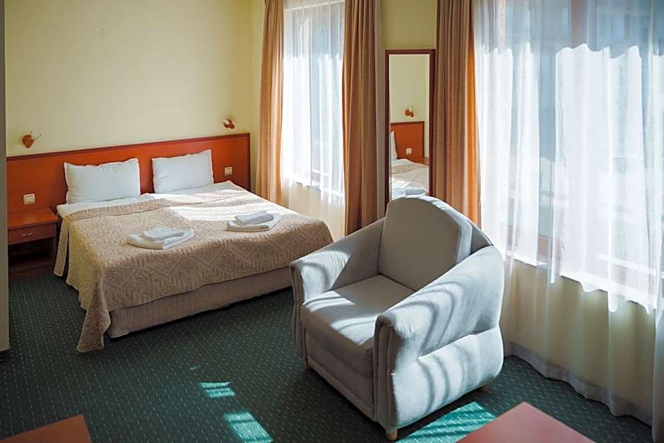 Dionis Hotel