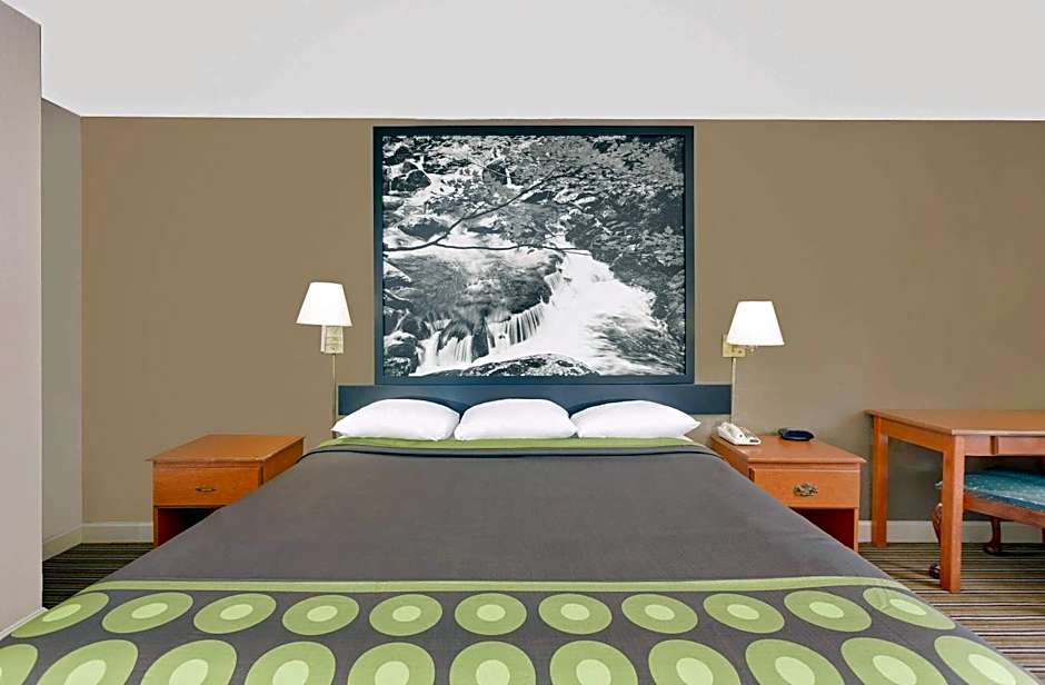 Super 8 by Wyndham Athens