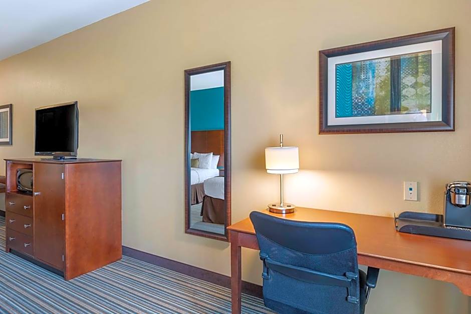 Best Western Plus Patterson Park Inn
